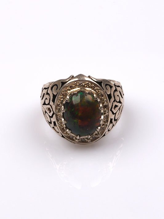 Elmas İşlemeli Siyah Gökkuşağı Opal Taşlı Gümüş Yüzük